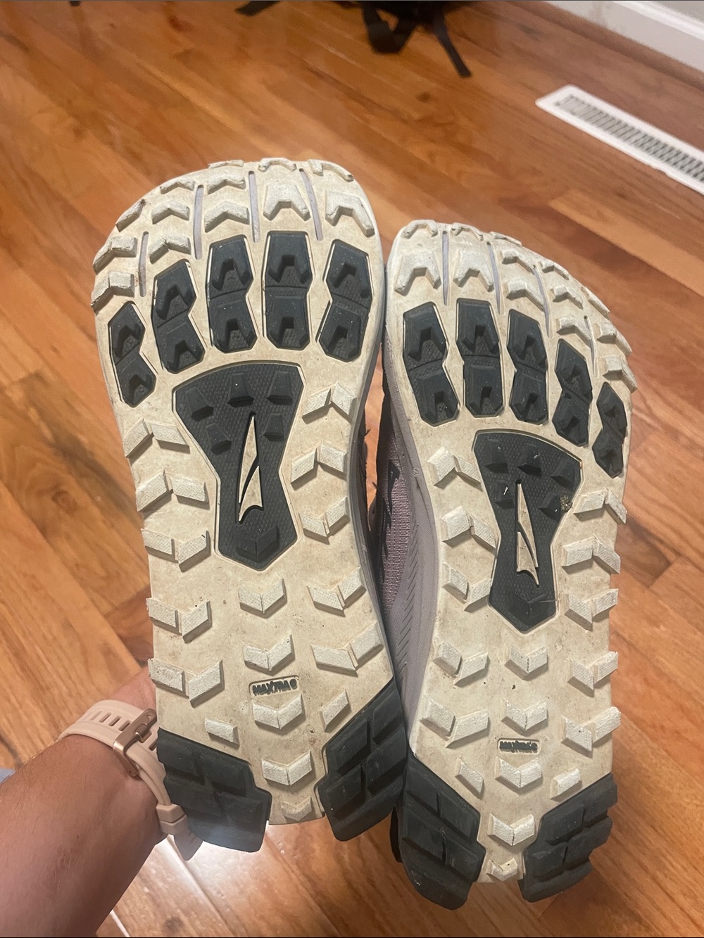 Altra Lone Peak 9 - Size 7 - Picture 4 of 4